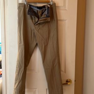 Men’s size 34x30 Banana Republic beige chinos